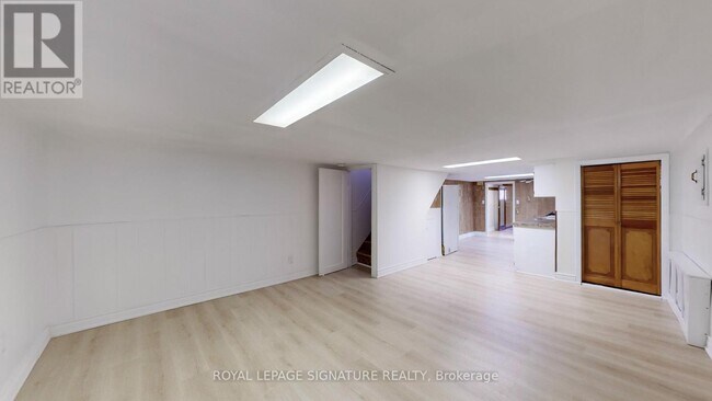 Photo - 247 Palmerston Ave