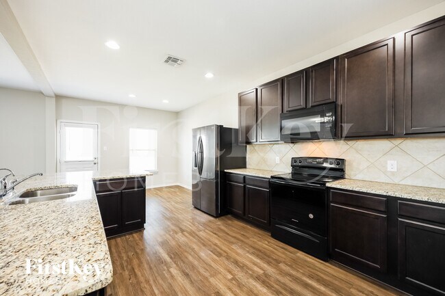 Photo - 7426 Coral Bells Ct