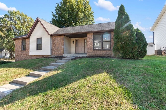 Photo - Spacious House in Cape Girardeau, Alma Schrader School District