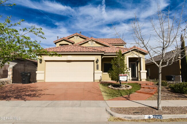 Photo - 300 Saltford Pl