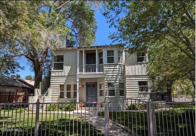 Building Photo - 205 W Lancaster Blvd Rental