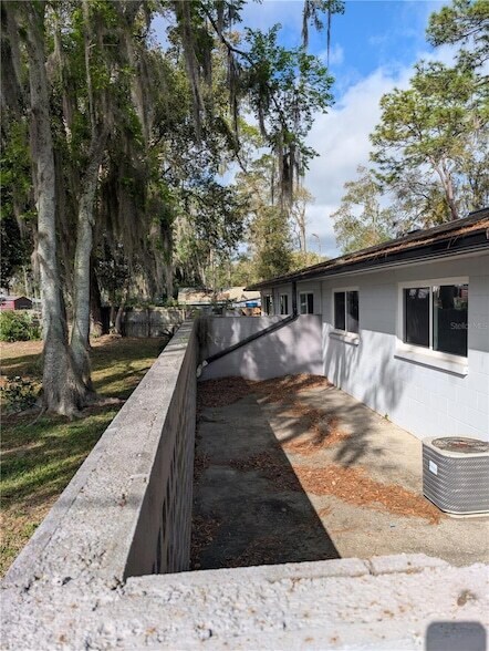 805 NW 40 Ave