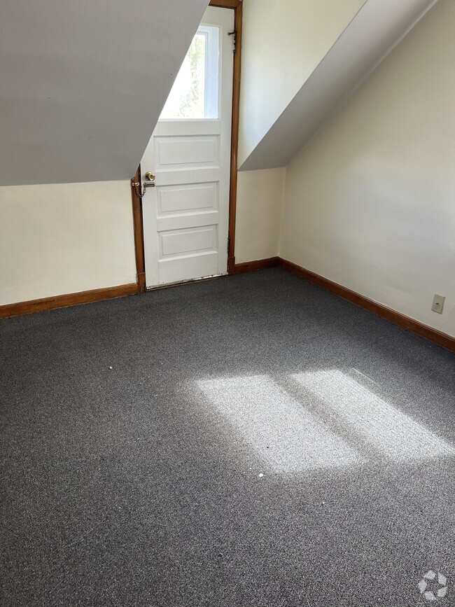 Building Photo - 2014 13th St Rental