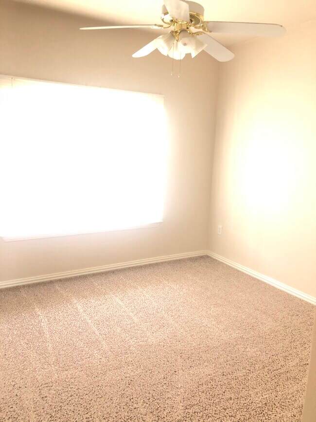 Photo - 213 N Prairie St