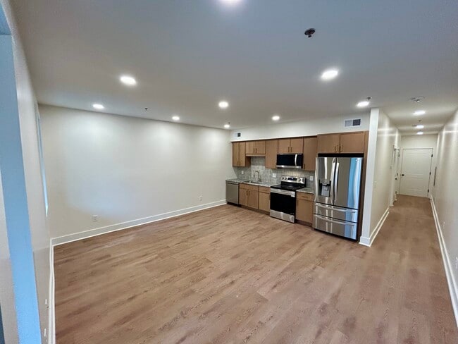 Photo - 131 W Anderson Ave