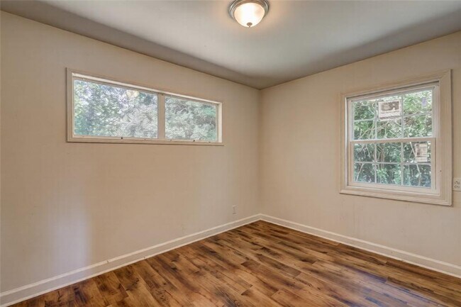 Photo - 2423 Thrasher Ave