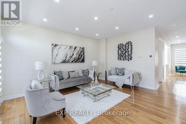 Photo - 5 Appleaire Cres