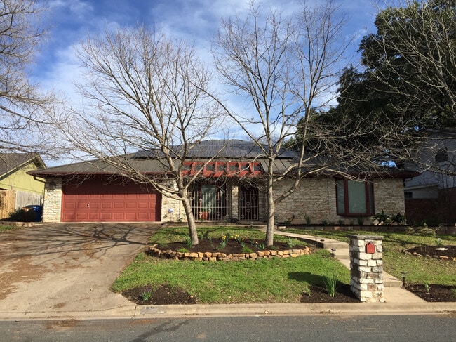 Photo - Room in House on Indian Mound Dr