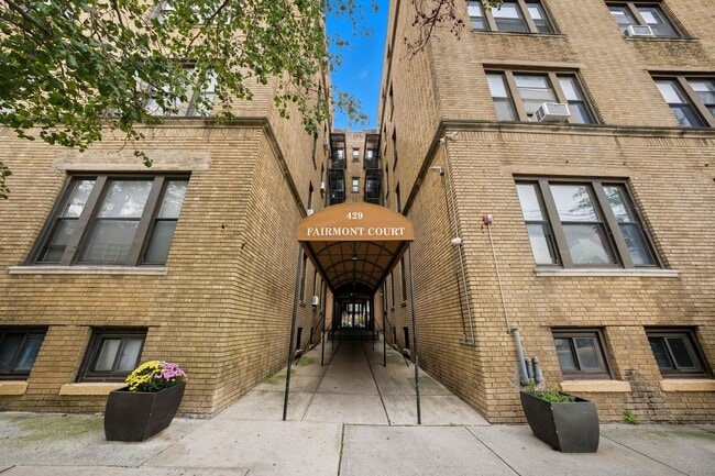 Building Photo - 429 Fairmount Ave Unit 106