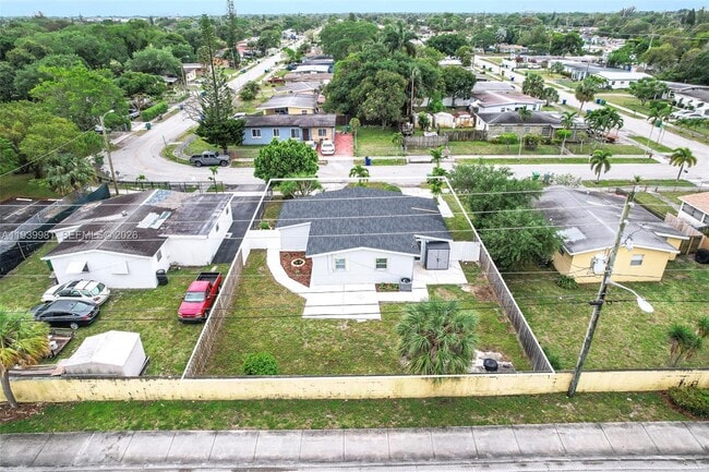 Photo - 2911 NW 5th Ct