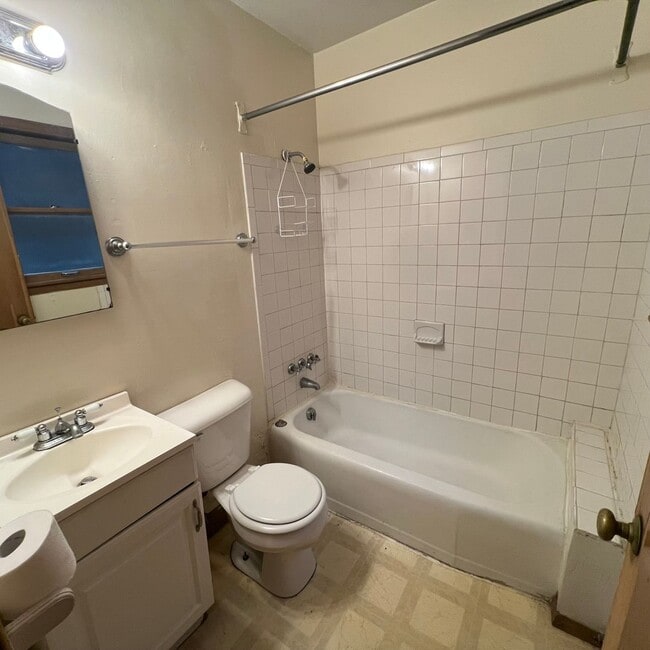 Photo - 3178 N Booth St