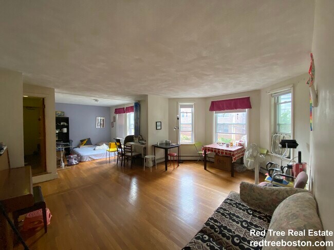 Building Photo - 310 Tappan St Rental