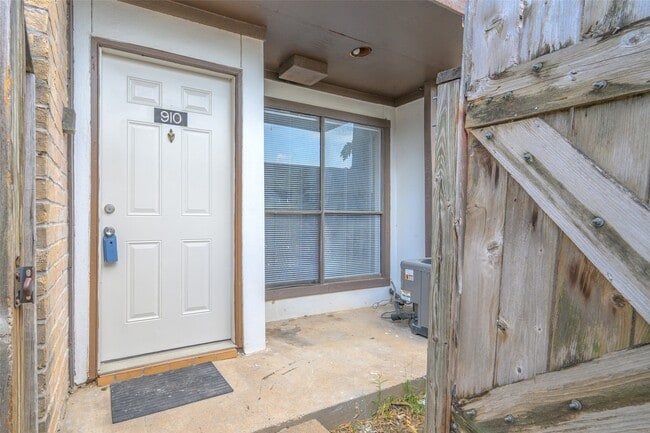 Building Photo - 6633 W Airport Blvd Unit 910 Rental