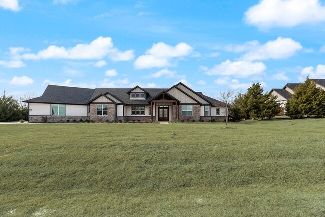 Photo - Lovely Custom Home in Beautiful Nevada!