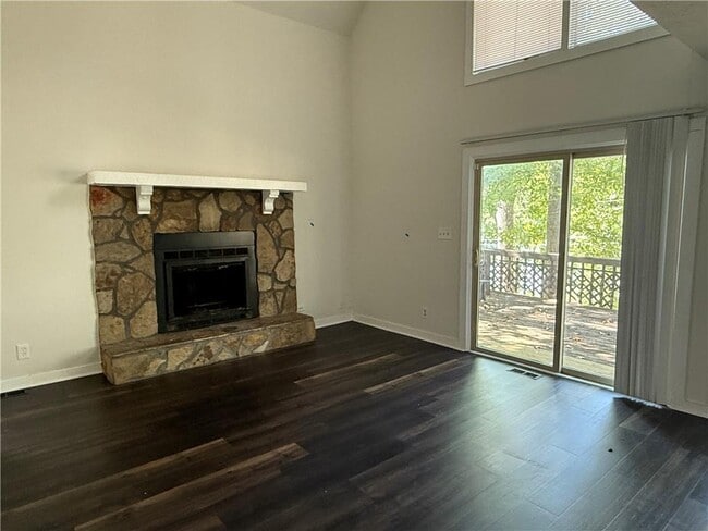 Photo - 8439 Lake Dr