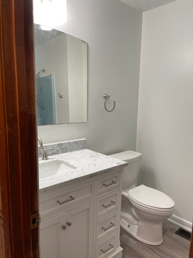 Photo - 138 S Young St