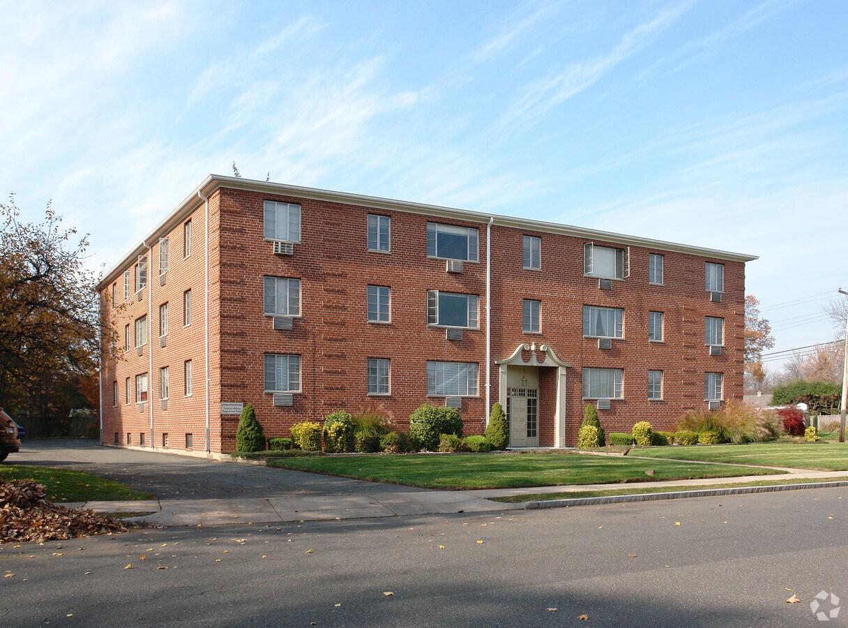 Rosewood Apartments - Rosewood Apartments