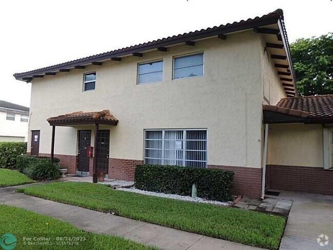 Building Photo - 2907 NW 89th Terrace Rental