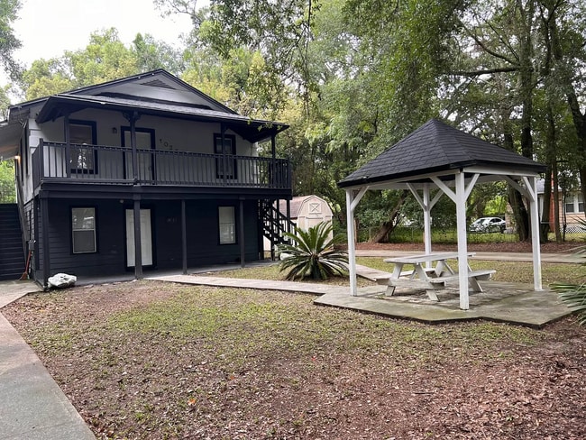 Building Photo - 1035 Maynard St Unit 1