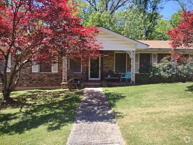 Building Photo - 1316 Southhall Rd Unit Crestwood Hidden Gem Rental