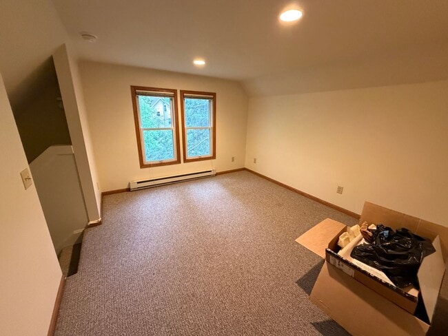 Photo - 419 W Doty St Unidad #2