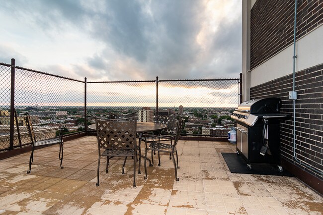 Photo - 3110 N Sheridan Rd Unit 505
