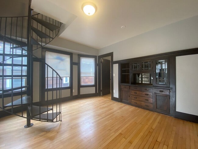 Photo - Maryland Upper near UWM