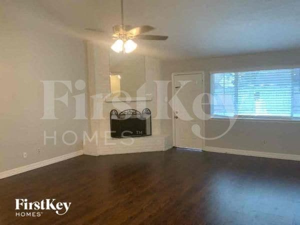 Photo - 2411 Shady Brook Dr