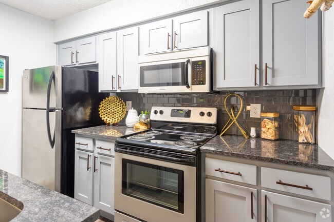 1BR, 1BA - 514SF