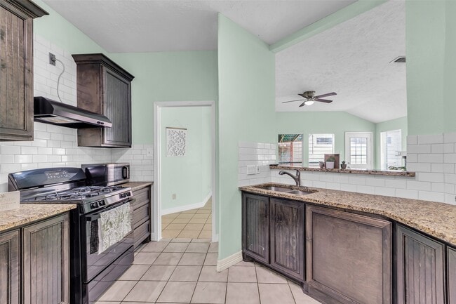 Photo - 11838 Plumbrook Dr