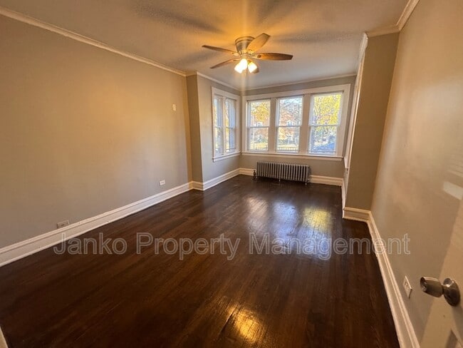 Building Photo - 5903 W Huron St Unit 1