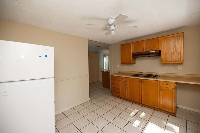 Photo - 17 Montague St Unit B