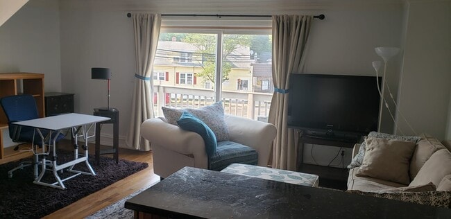 Photo - 291 Hope St Unit B5