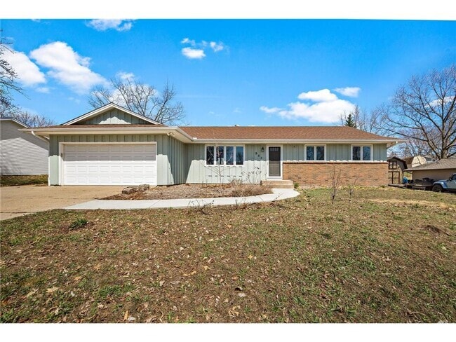 Building Photo - 953 Redwood Dr Rental