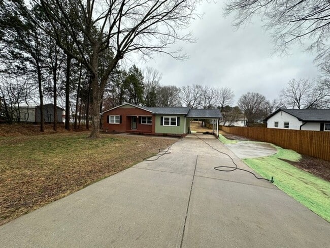 Photo - 4-Bedroom Ranch Home