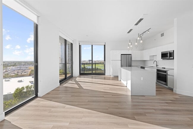 Photo - 101 Diplomat Pkwy Unit 1211