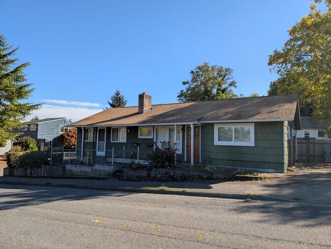 Photo - Well Maintained Duplex Unit in Bremerton, Available Now!