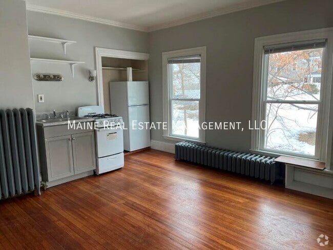 Building Photo - 24 Grove St Unit E Rental