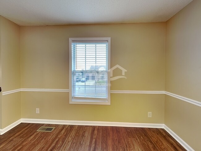 3429 Queensbury Rd