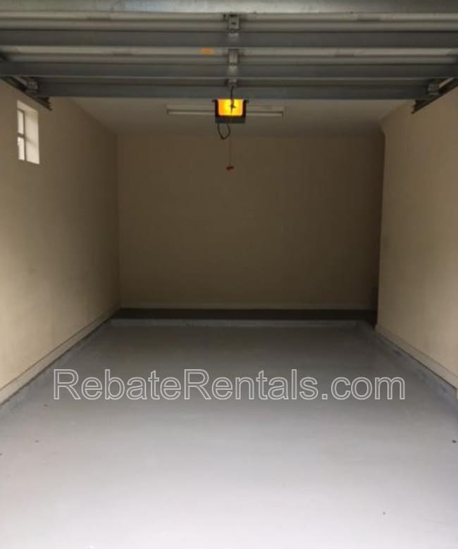 Photo - 10075 Gate Pkwy N Unit #2607