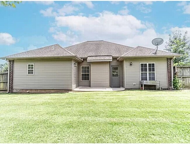 Photo - House for Rent- Fayetteville AR- 3 BEDROOM...