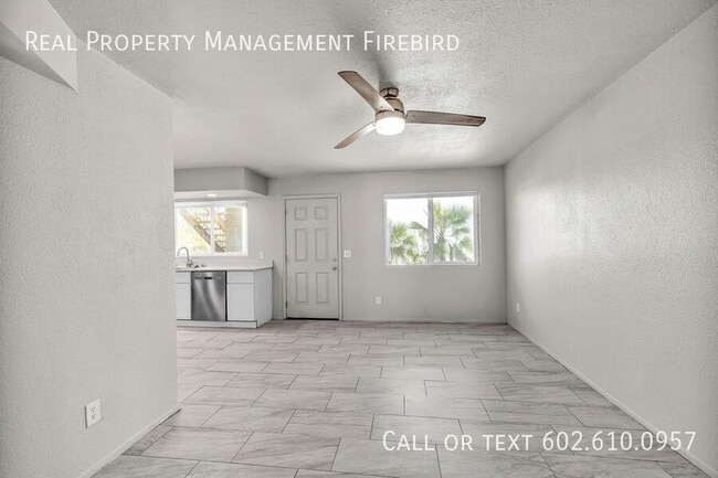 Photo - 45 N Phyllis-108 Unidad 108