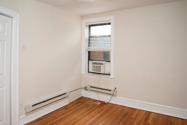 Photo - 837 W Cornelia Ave Unit 3N