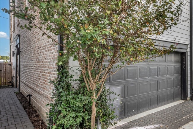 Photo - 4128 Willowbend Blvd