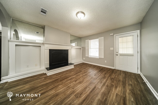 Photo - 800 Tramore Dr