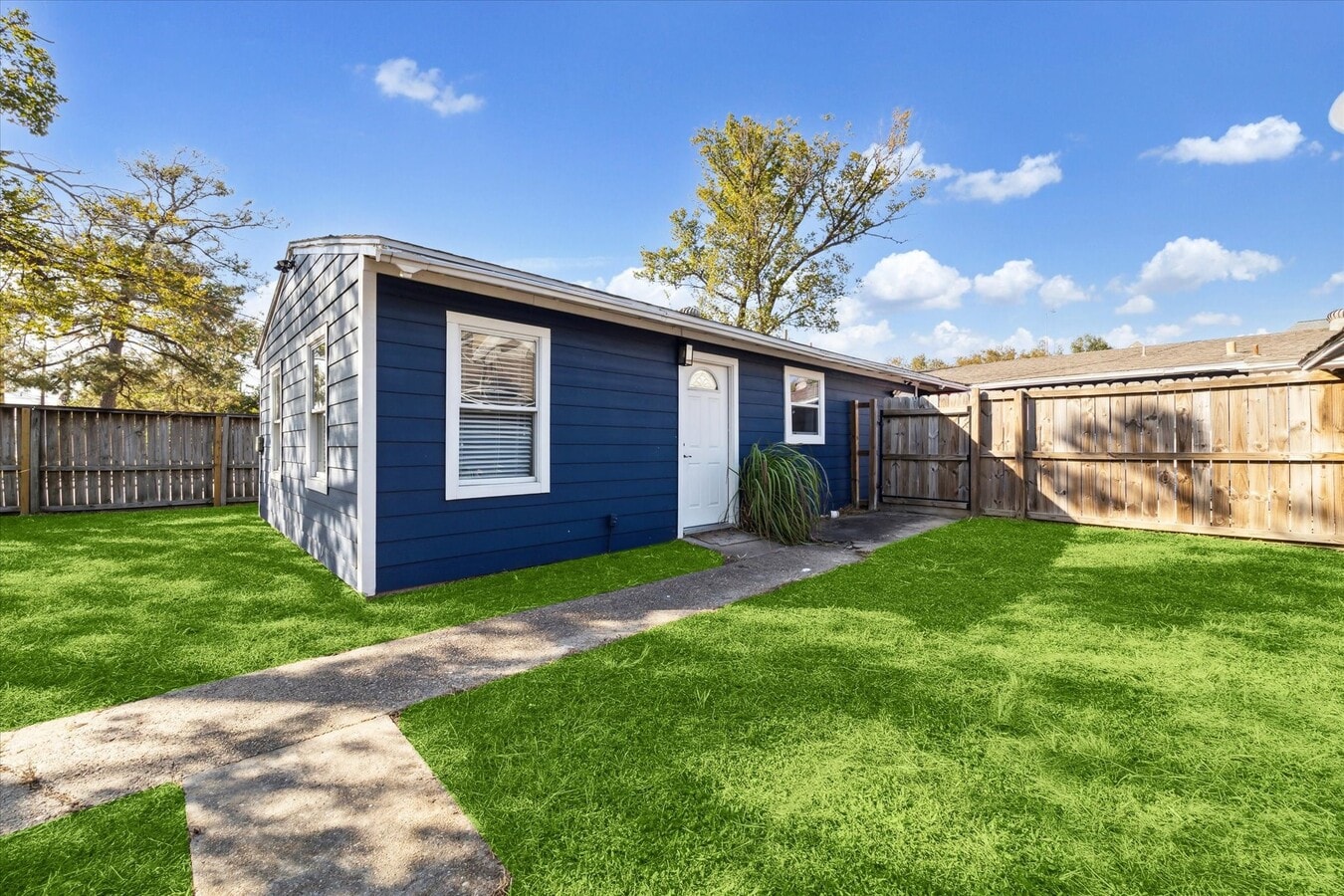 Photo - 1147 Du Barry Ln