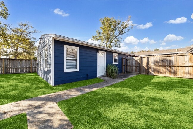 Photo - 1147 Du Barry Ln