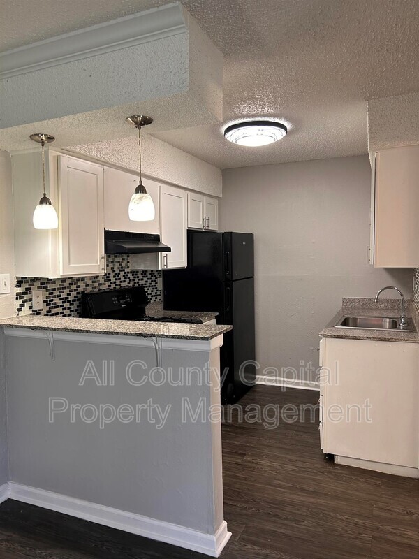 Building Photo - 5426 Menchaca Rd Unit 119