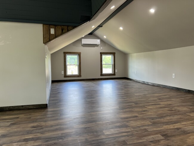 Photo - 196 Old Town Rd