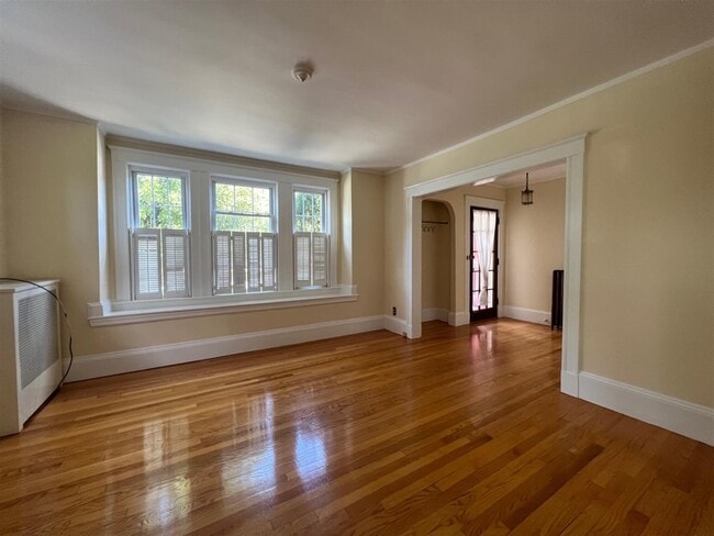 Building Photo - 638 Huron Ave Unit 1